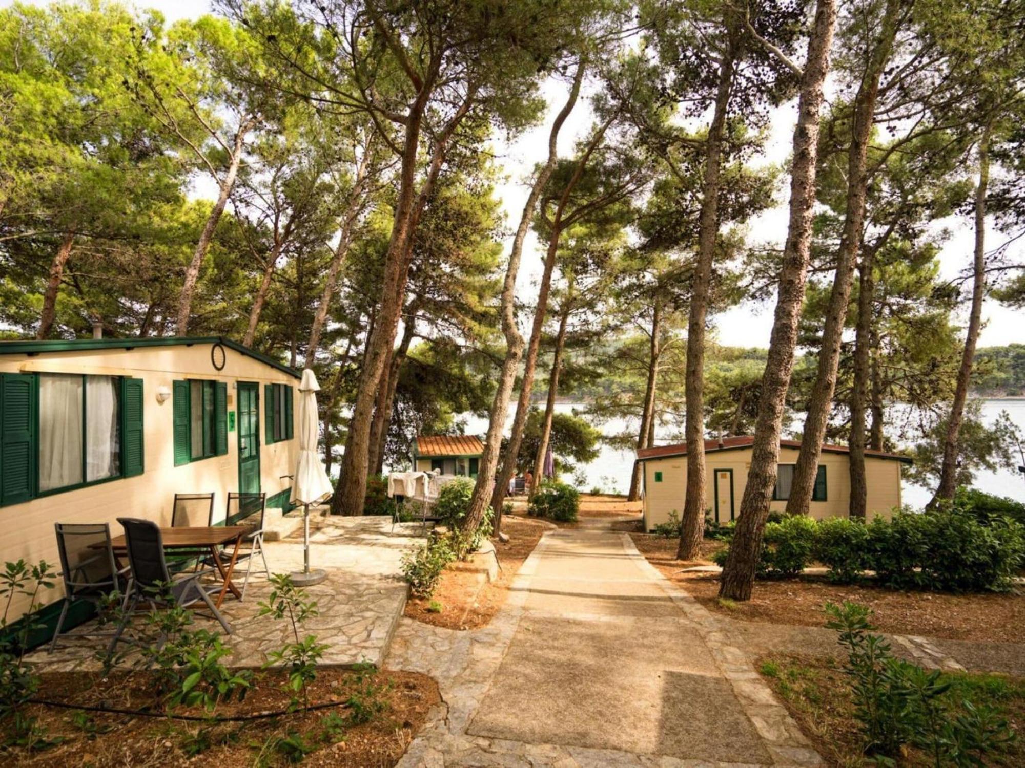 Mobile Homes In Camp Kovacine, Cres, With Long Pebble Beach Exterior photo